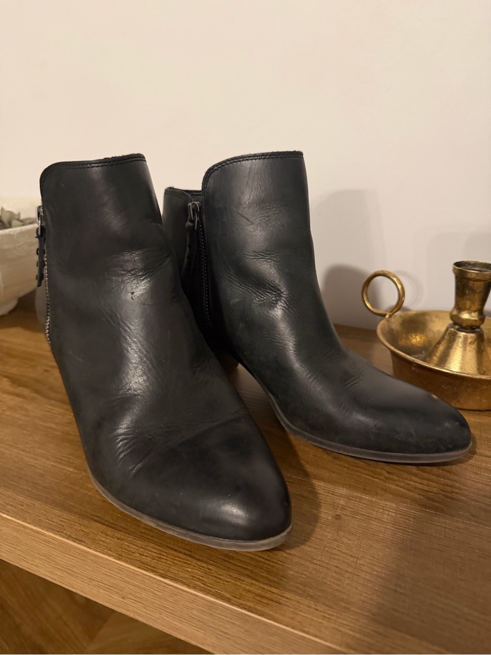 FRYE Judith Zip Booties Ankle Boots Women size 9.5 M Black Leather Zip Classic